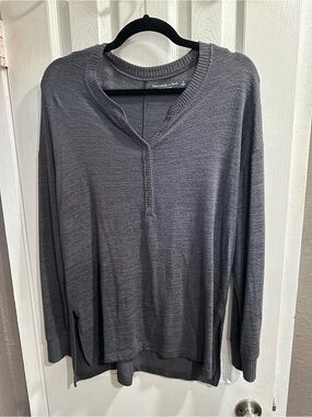 Abercrombie & Fitch women’s Gray Henley Sweater